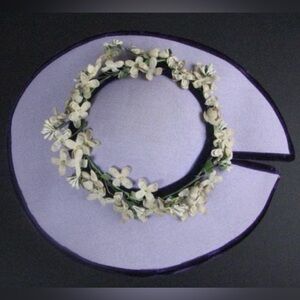 1950s vintage lavender platter hat with white flower